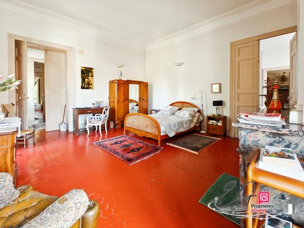 Appartement bourgeois d'exception de 284 m² avec terrasse, balcon filant et vue sur le parc