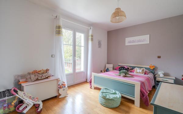 Maison à vendre    7 pièces • 181 m2 Crécy-la-Chapelle