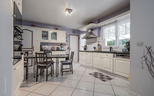 Maison à vendre    7 pièces • 181 m2 Crécy-la-Chapelle