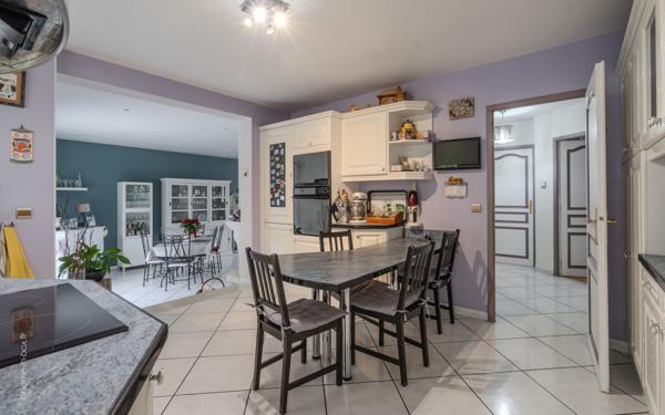 Maison à vendre    7 pièces • 181 m2 Crécy-la-Chapelle