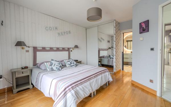 Maison à vendre    7 pièces • 181 m2 Crécy-la-Chapelle