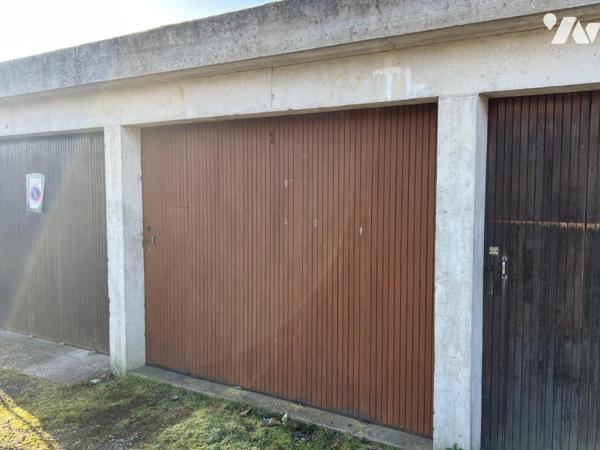 LISIEUX 3 GARAGES LOUES 