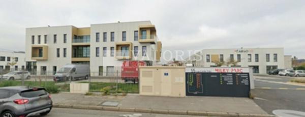 Local d’activités de 299m² à 618m² à la location