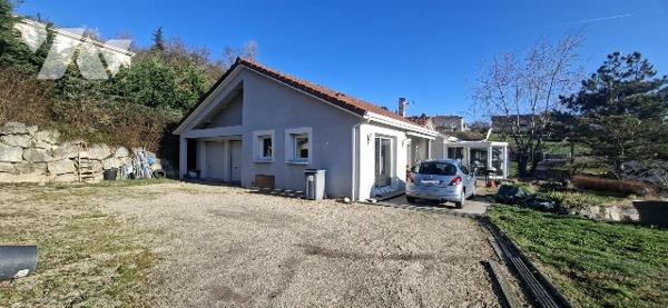 A Saint-Chamond, maison individuelle et terrain constructible.