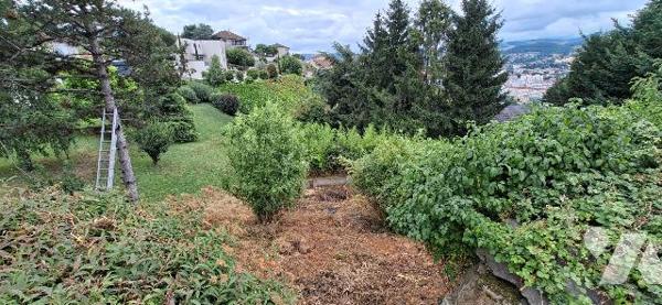 A Saint-Chamond, maison individuelle et terrain constructible.