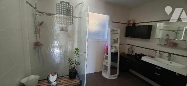 A Saint-Chamond, maison individuelle et terrain constructible.