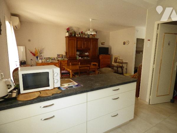 Nyons, appartement T2 en RDC, avec jardin privatif de 102m2, vendu avec un  garage dans copropriété,