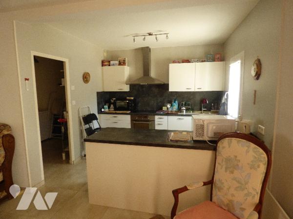 Nyons, appartement T2 en RDC, avec jardin privatif de 102m2, vendu avec un  garage dans copropriété,