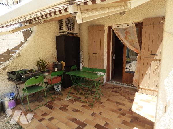 Nyons, appartement T2 en RDC, avec jardin privatif de 102m2, vendu avec un  garage dans copropriété,