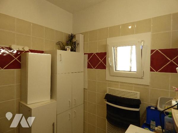 Nyons, appartement T2 en RDC, avec jardin privatif de 102m2, vendu avec un  garage dans copropriété,