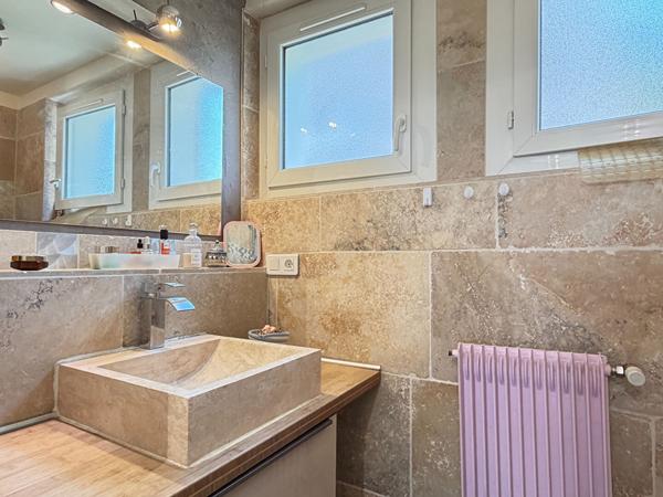 VILLA TYPE 4/5 LUMINEUSE AU CALME AVEC JARDIN PISCINE PARKING MANOSQUE