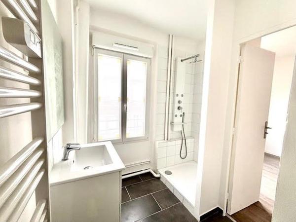 Appartement refait à neuf proche métro