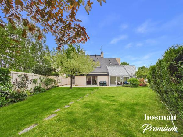 Maison de 163 m² (177 m2 au sol) avec 4 chambres, jardin, garage et spa - Quartier du Petit Chantilly à Orvault