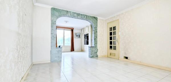 Maison 7 pièces – Environ 180 m² habitables + sous-sol – Quartier résidentiel Gaillard – Fort potentiel !