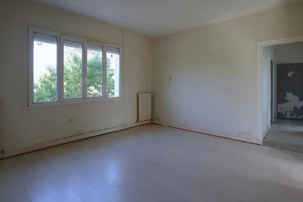 Maison 3 chambres avec garage sur terrain 920 m2