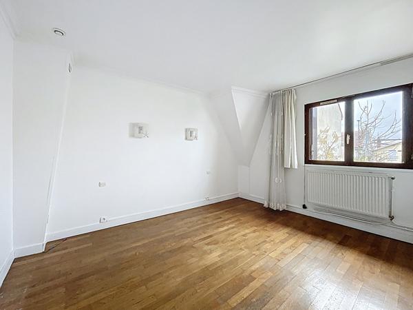 Ensemble immobilier de deux maisons jumelées