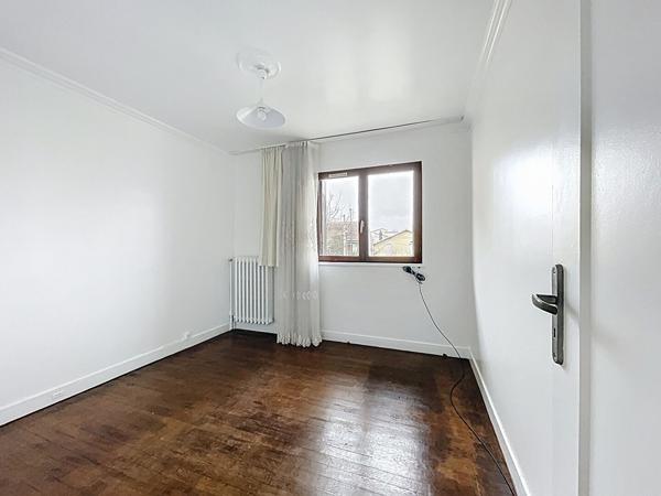 Ensemble immobilier de deux maisons jumelées