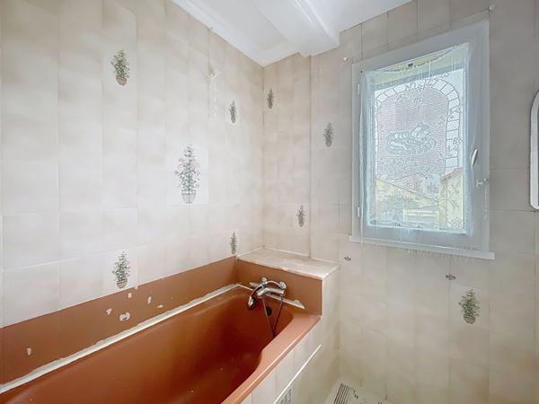 Ensemble immobilier de deux maisons jumelées