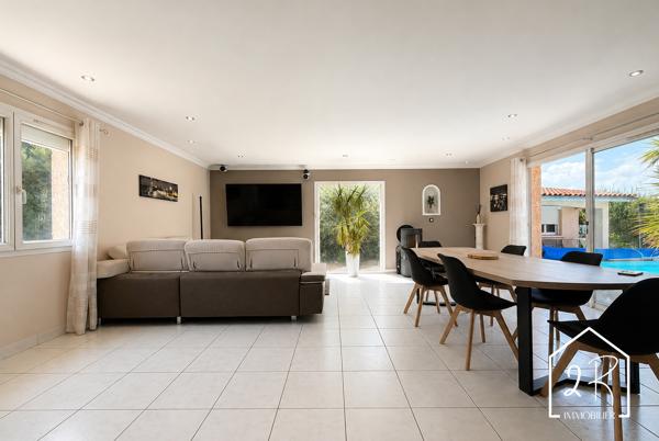 Maison individuelle 126 m² avec garage et piscine