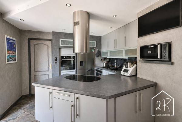 Maison individuelle 126 m² avec garage et piscine