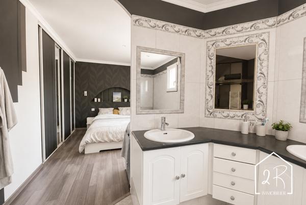 Maison individuelle 126 m² avec garage et piscine