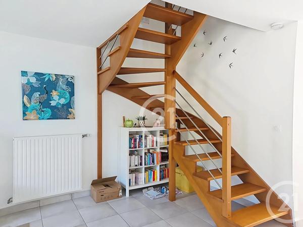 Maison à vendre  4 pièces - 90 m 2   LAGNIEU  - 01