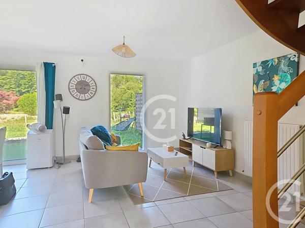 Maison à vendre  4 pièces - 90 m 2   LAGNIEU  - 01