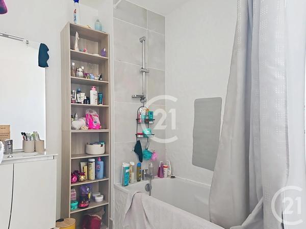 Maison à vendre  4 pièces - 90 m 2   LAGNIEU  - 01