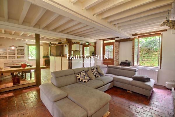 A vendre - Loiret  (45)- Maison de campagne avec piscine et grange -