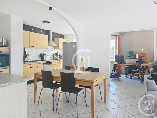 Appartement F5 à vendre  5 pièces - 110,70 m 2   LAGNIEU  - 01