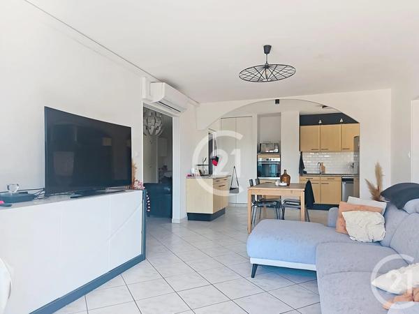 Appartement F5 à vendre  5 pièces - 110,70 m 2   LAGNIEU  - 01