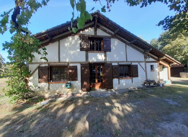 Authentique ferme landaise rénovée 8 pièces de 198 m² à Vert