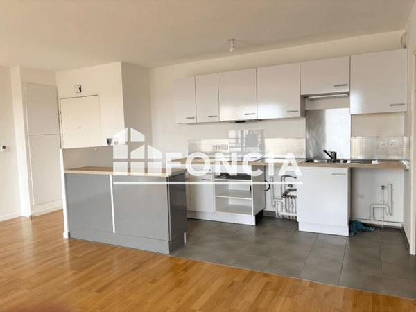 Location Appartement 3 pièces 68 m² - 521 RUE ABEL GUYET Plaisir 78370