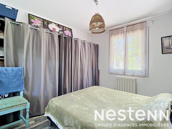 BEYNOST - MAISON PLAIN PIED - 3 CHAMBRES - GRAND JARDIN AVEC PISCINE - GARAGE