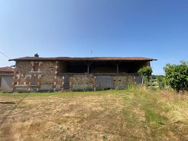 Maison à vendre |  Rochechouart |  3 pièces | 105 m²