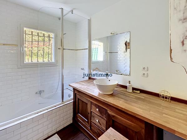 Mondragon (84430) Maison plain pied, de 193 m² au calme
