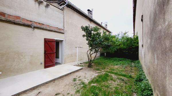 MAISON DE VILLAGE AVEC JARDIN A SAINTE EULALIE
