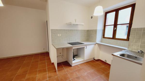 MAISON DE VILLAGE AVEC JARDIN A SAINTE EULALIE