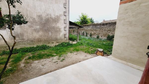 MAISON DE VILLAGE AVEC JARDIN A SAINTE EULALIE