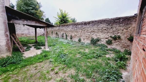 MAISON DE VILLAGE AVEC JARDIN A SAINTE EULALIE