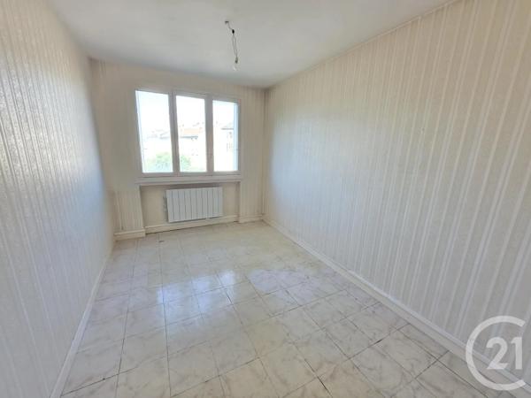 Appartement T4 à vendre  4 pièces - 86,50 m 2   ST FONS  - 69