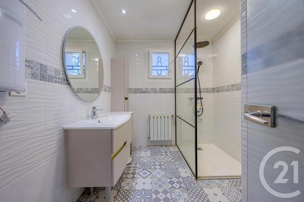 Maison à vendre  6 pièces - 128 m 2   RUMILLY  - 74