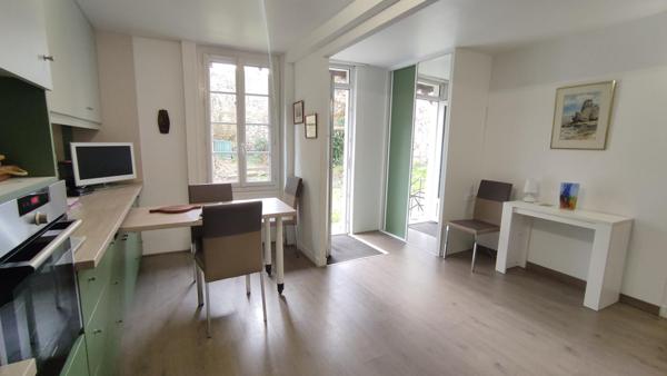 Maison familiale avec double accès – 8 pièces