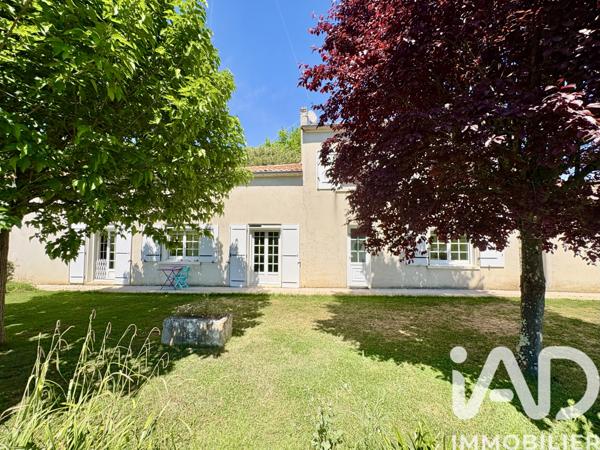 Maison à vendre 5 pièces 135 m² Bourg-Charente