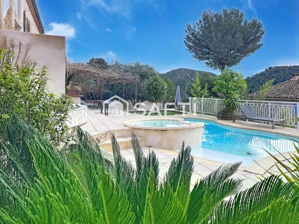 Maison spacieuse avec beau potentiel d'aménagement