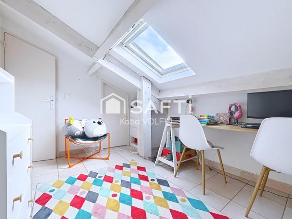 Maison spacieuse avec beau potentiel d'aménagement