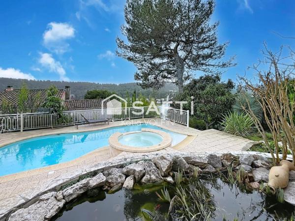 Maison spacieuse avec beau potentiel d'aménagement