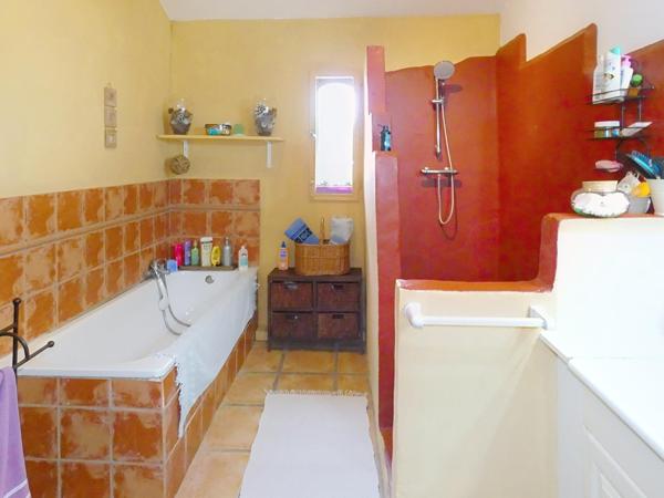 Gîte + Maison d'habitation 364m² sur terrain de 826m² avec piscine chauffée et garade de 190m²