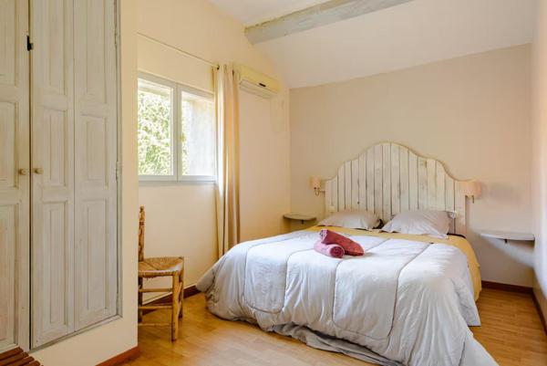 Gîte + Maison d'habitation 364m² sur terrain de 826m² avec piscine chauffée et garade de 190m²