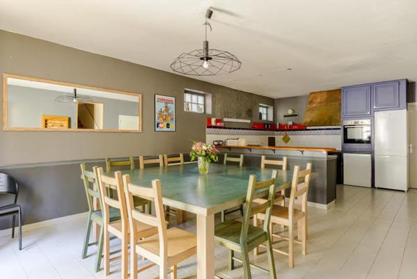 Gîte + Maison d'habitation 364m² sur terrain de 826m² avec piscine chauffée et garade de 190m²